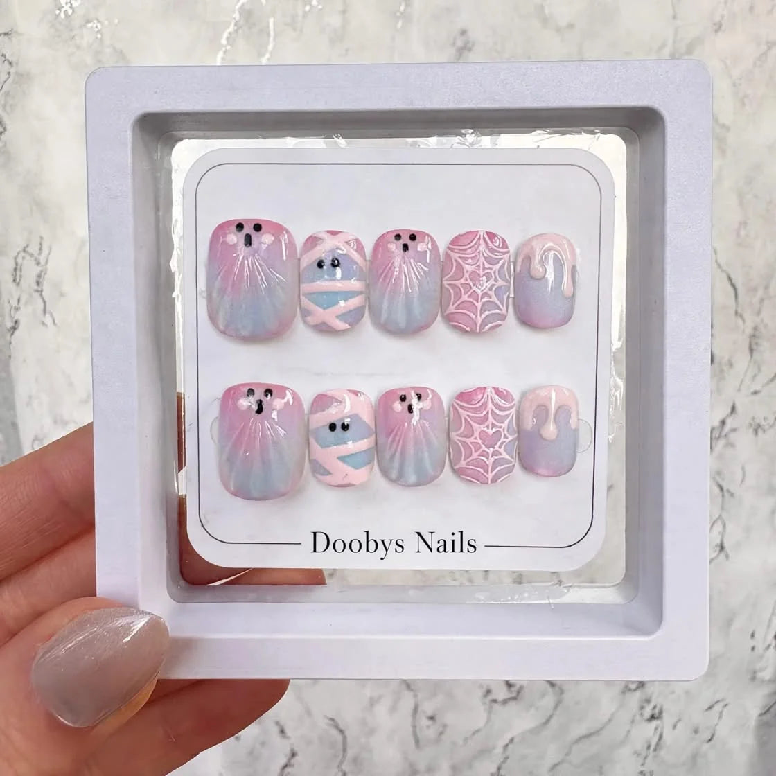 Pastel Ghosts Short Round