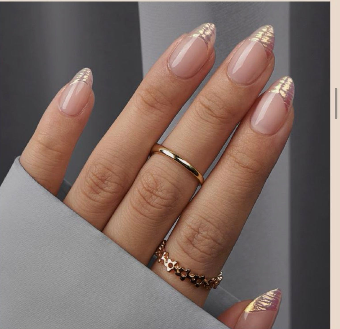 Pearl finish French Short Almond